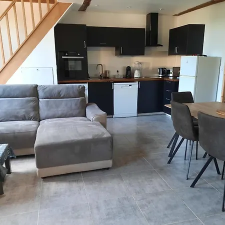Chez Line Et Pierre: Appartement Spacieux, Lumineux Et Equipe La Bastide-de-Sérou Exterior foto